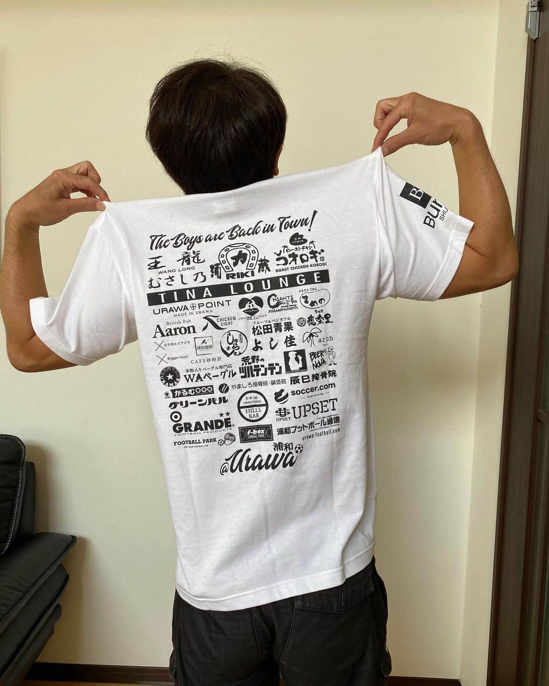 水内猛さんのインスタグラム写真 - (水内猛Instagram)「浦和の街を盛り上げるTシャツ❗️URAWA街T❗️来ました着ました👍 #URAWA街T #浦和 #Tシャツ」6月21日 15時24分 - takeshimizuuchi