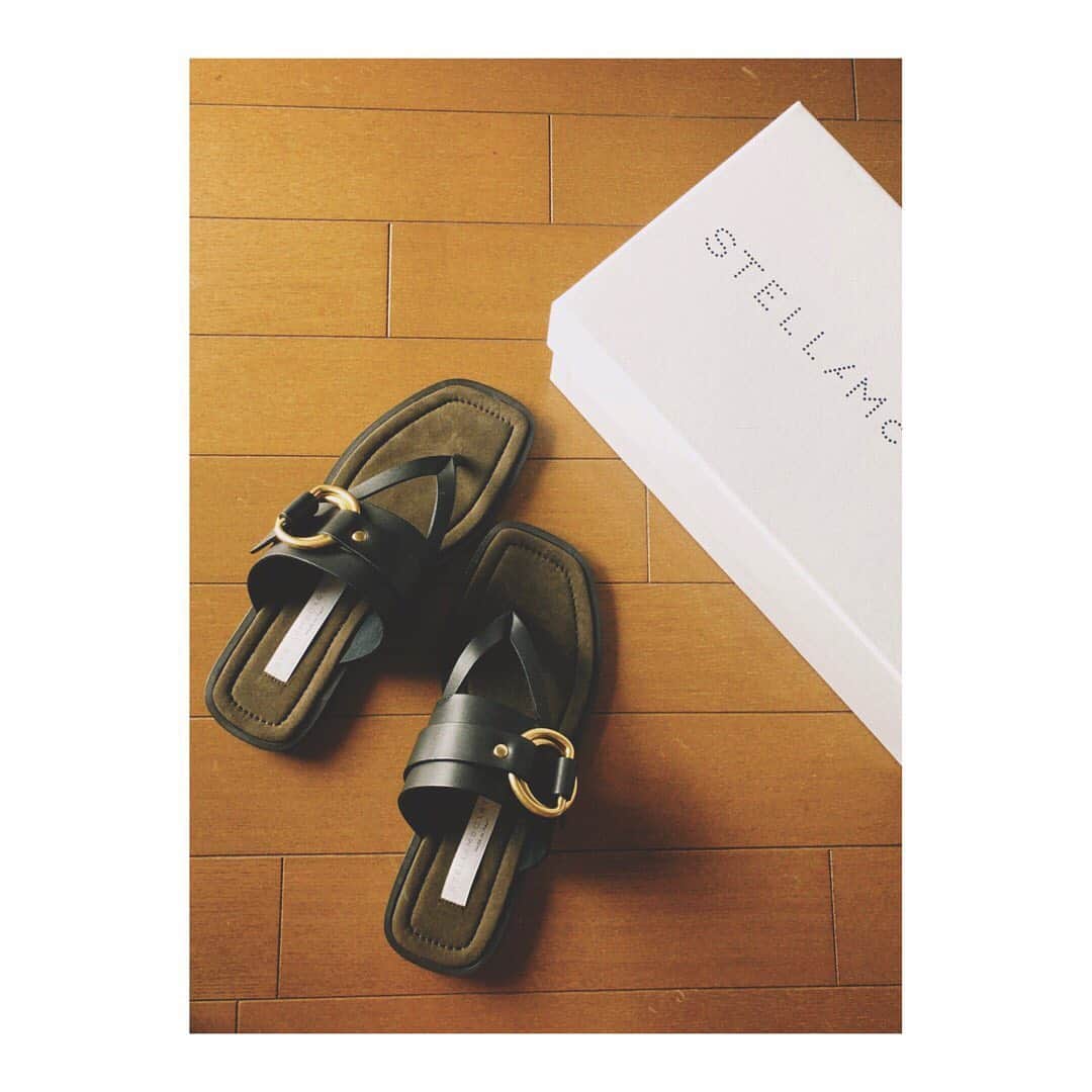 野尻美穂さんのインスタグラム写真 - (野尻美穂Instagram)「かわ🥺♡ #stellamccartney  #sandals」6月21日 15時22分 - miho_cocoa