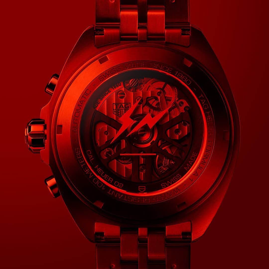 HYPEBEASTさんのインスタグラム写真 - (HYPEBEASTInstagram)「@hypebeaststyle: fragment design and @tagheuer have partnered up for a racing-inspired timepiece that draws from TAG Heuer’s C-Case models from the 1960s and ’70s.⁠⠀ Limited to just 500 pieces, the watch has been stripped back to its bare essentials and features a black opaline dial with two embossed subcounters, contrasted against white lettering and logos on the watch face. Arguably the stand out feature is the bold red detailing which is used on the indexes and central hand. The timepiece is set to release on July 27 in select locations, check the link in bio for info.⁠⠀ Photo: TAG Heuer」6月21日 6時36分 - hypebeast