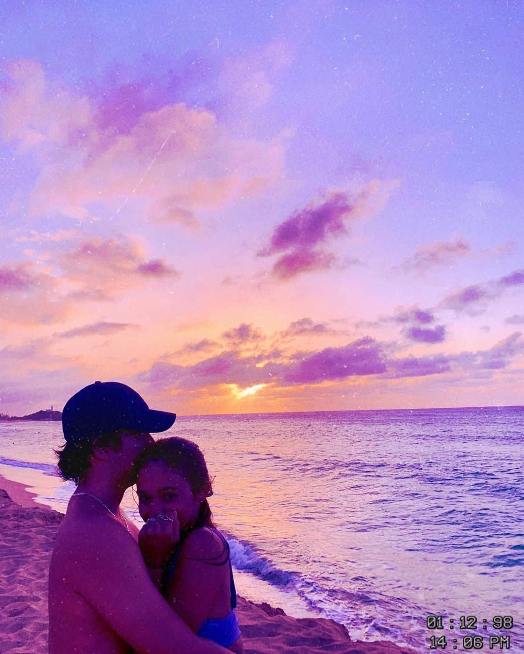 DIAZ Melanieさんのインスタグラム写真 - (DIAZ MelanieInstagram)「sunsets in puerto rico + people i love 🌟」6月21日 7時22分 - mely_diaaz