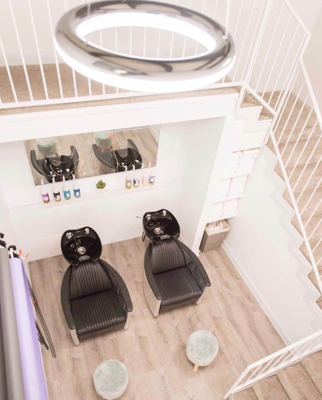 ポール・ノートンさんのインスタグラム写真 - (ポール・ノートンInstagram)「ATTENTION LA hairstylist ! Chair rental, commission and private studio options available! My salon @leobypaulnorton is looking to grow its pack! Our space offers independence and intimacy in addition to a supportive salon environment. •front of house service • complementary parking • socially friendly atmosphere • salon assistant options • create your own schedule • centrally located with private entrance  If you’re looking to make a change and join a new crew shoot me a DM OR contact @leobypaulnorton directly  at: samm@leobypaulnorton.com」6月21日 7時43分 - paulnortonhair