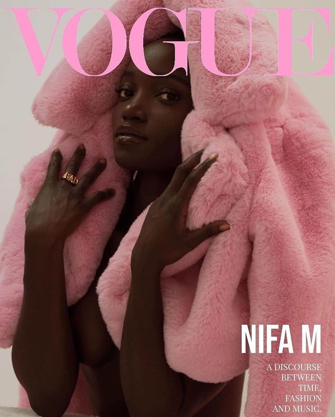 E! Onlineさんのインスタグラム写真 - (E! OnlineInstagram)「The viral #VogueChallenge uplifts creatives who were historically excluded from the fashion conversation and challenges the Eurocentric norms of traditional U.S. Vogue covers. ✨ (📷:@culvin/@la_xre/@yumnammakeup/@photoman254)」6月21日 7時47分 - enews