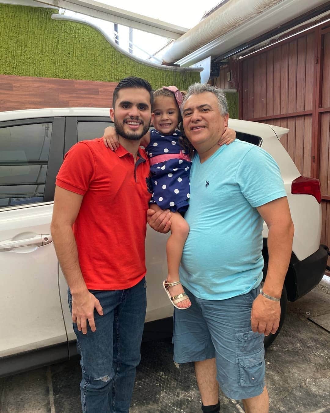 イヴァン・ガルシアのインスタグラム：「Feliz cumpleaños papá, afortunado de tenerte en mi vida y tenerte como papá,... Te amo mucho, gracias por todo.. #felizcumpleaños #papá」