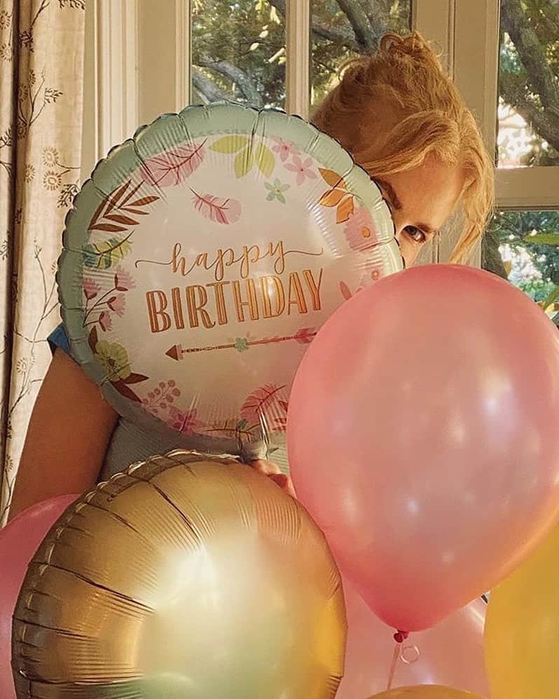 People Magazineさんのインスタグラム写真 - (People MagazineInstagram)「Happy birthday, Nicole Kidman! 🎉 Keith Urban celebrated his wife with a sweet tribute: "What a gift Janelle and Antony Kidman brought into the world on this day!!! Happy Birthday Babygirl ❤️ Xxx." | #Regram @keithurban」6月21日 8時26分 - people