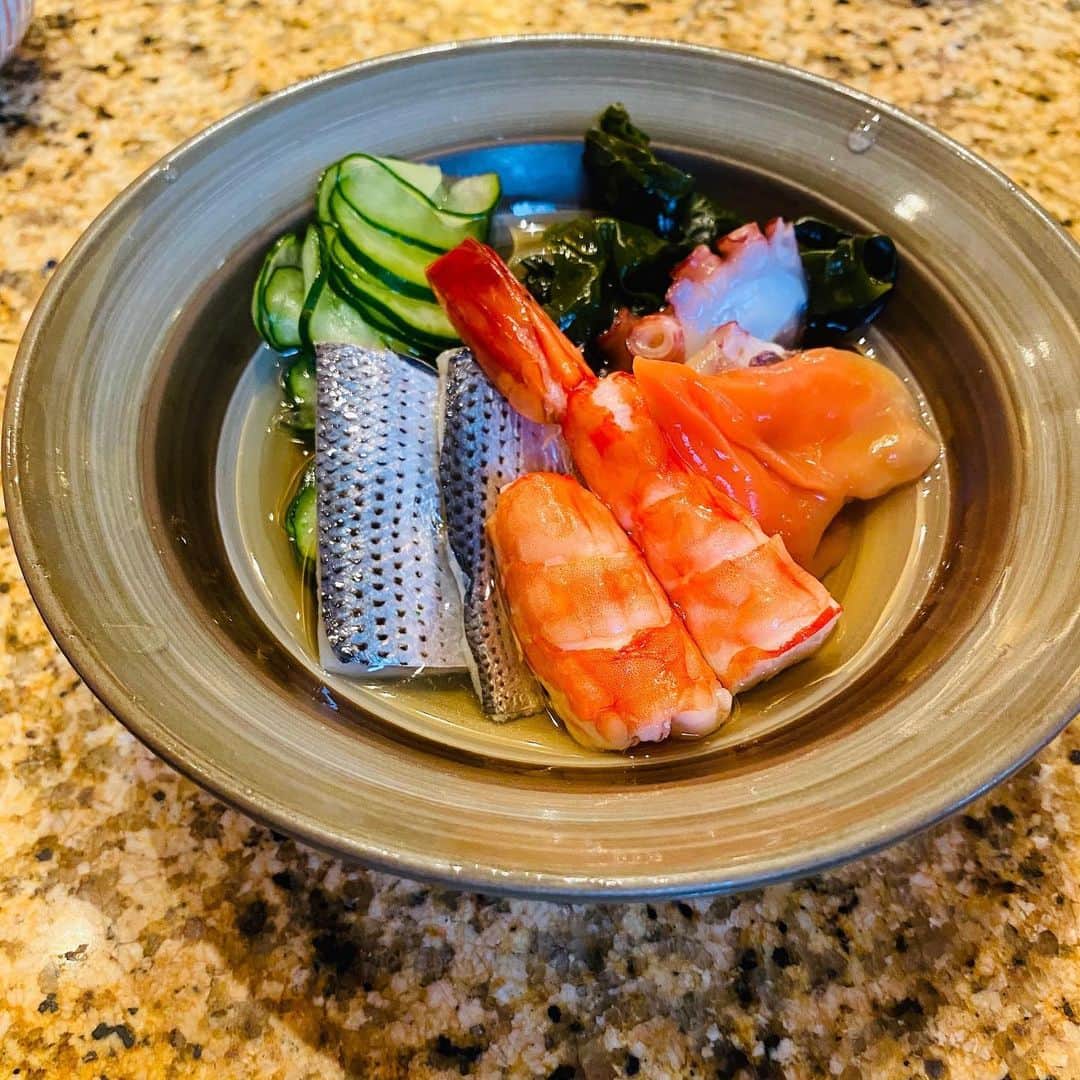 水木一郎さんのインスタグラム写真 - (水木一郎Instagram)「お刺身が急に食べたくなって寿司屋へ直行。刺身と酢の物で大満足でした。 #お刺身盛り合わせ  #酢の物  #水木一郎」6月21日 8時51分 - ichiromizuki