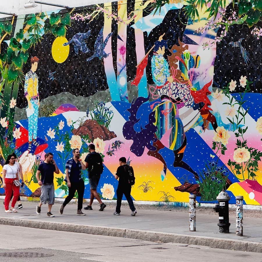 松山智一のインスタグラム：「Summer at Bowery mural. NY will enter phase 2. We can safely dine outside, kanpai 🍻🍻🍻👌#staySafeStaySane  バワリーミューラルに夏がくる、思っても居なかった。」