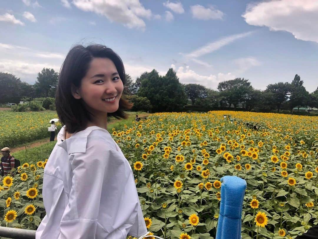 謝村梨帆さんのインスタグラム写真 - (謝村梨帆Instagram)「父の日ですね🌻. 早く梅雨明けてほしいです☔️ 少しずついつもの日常が戻ってきました^_^ もちろんコロナ前と変わったこともあるけど、人生のお休み期間をいただいたので、充分に休んだ分またこれから少しずつ動き出していきたいですね☺️ #下半期も頑張ろう#父の日#ありがとう#日常の幸せ #happyfathersday #2020」6月21日 9時35分 - rihointernational