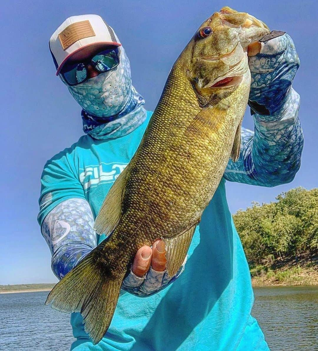 Filthy Anglers™さんのインスタグラム写真 - (Filthy Anglers™Instagram)「Just cause someone drives a pretty cool looking fishing truck doesn’t mean he catches fish, oh wait, in this case it certainly does. We posted up @jasngreenfishing rig the other day and not only does he walks the walk, but he definitely talks the talk. Check out this beautiful smallmouth bass he just pulled in. Not only is he smart when it comes to fishing he’s smart when it comes to sun protection, covered up in our UPF gear! Congrats Jason you are Certified Filthy www.filthyanglers.com #fishing #bassfishing #upf #filthyanglers #outdoors #nature #anglerapproved #smallmouth #smallmouthbass #bigbass #fush」6月21日 9時43分 - filthyanglers