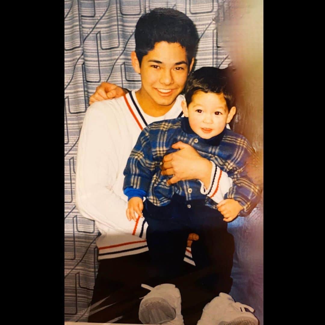 Kauanのインスタグラム：「𝙃𝙖𝙥𝙥𝙮 𝙁𝙖𝙩𝙝𝙚𝙧’𝙨 𝘿𝙖𝙮...🤍 . . . 遺伝子検査必要ある？  Precisa de teste genético? . . . #fathersday #父の日 #teamo」