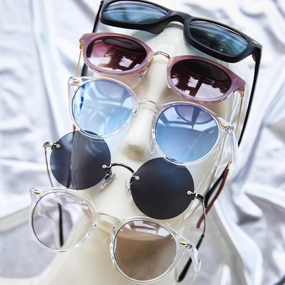 WEGOさんのインスタグラム写真 - (WEGOInstagram)「ㅤㅤㅤㅤㅤㅤㅤㅤㅤㅤㅤㅤㅤ ✔︎ color lens eye ¥1,099(tax in)〜 ㅤㅤㅤㅤㅤㅤㅤㅤㅤㅤㅤㅤㅤ 眩しい日差しを防ぐだけでなく、カラーレンズでファッション性も備えた今季のアイウェア！ バリエーション豊富に展開中です◎ ㅤㅤㅤㅤㅤㅤㅤㅤㅤㅤㅤㅤㅤㅤ #WEGO #ウィゴー #spring #summer #fashion #eyewear #アイウェア #glasses #メガネ #眼鏡 #sunglasses #サングラス #colorlens #カラーレンズ #unisex #ユニセックス #mens #メンズ #ladies #レディース」6月21日 15時42分 - wego_official