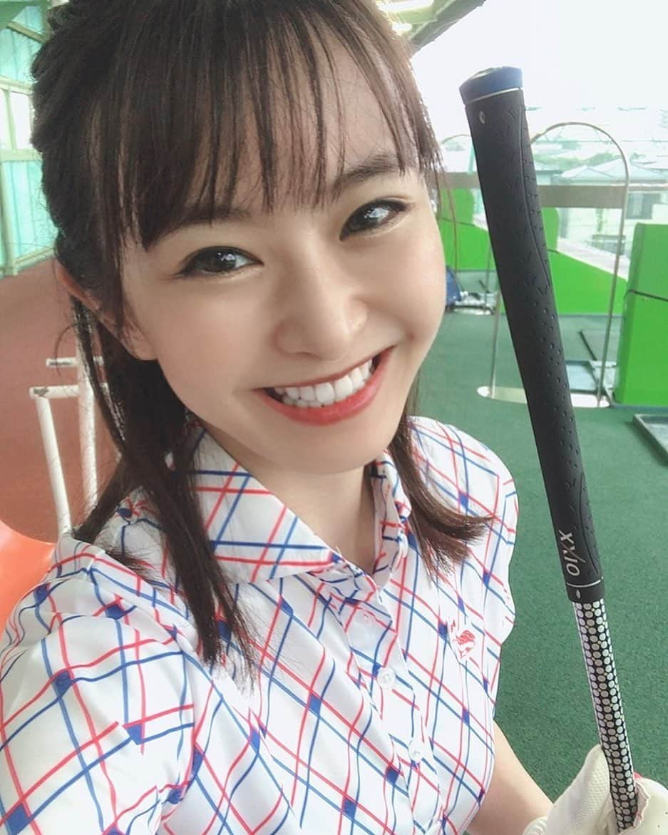 中庄司愛希さんのインスタグラム写真 - (中庄司愛希Instagram)「ゴルフの練習、再開したよ⛳️外出自粛により3ヶ月ぶりの練習⛳️💕 久しぶりの練習、苦手なドライバーがさらに苦手になっていた😂7月のラウンドに向けて練習頑張ります🏌️‍♀️💕 ワンピース @efficace_official 👗 #ゴルフ練習再開 #ゴルフ練習場 #ゴルフ練習 #ゴルフクラブ #ゴルフ初心者 #ゴルフ女子 #golfgirls #ゴルフ #골프 #高尔夫  #golf #ゴルフ好きな人と繋がりたい #初心者ゴルファー #ゴルファー #ゴルフ友達 #ワークアウト #トレーニング #スポーツ #トレーニング女子 #スポーツ女子 #ゴルフビギナー #ゼクシオ」6月21日 10時42分 - aki_nakashoji_golf