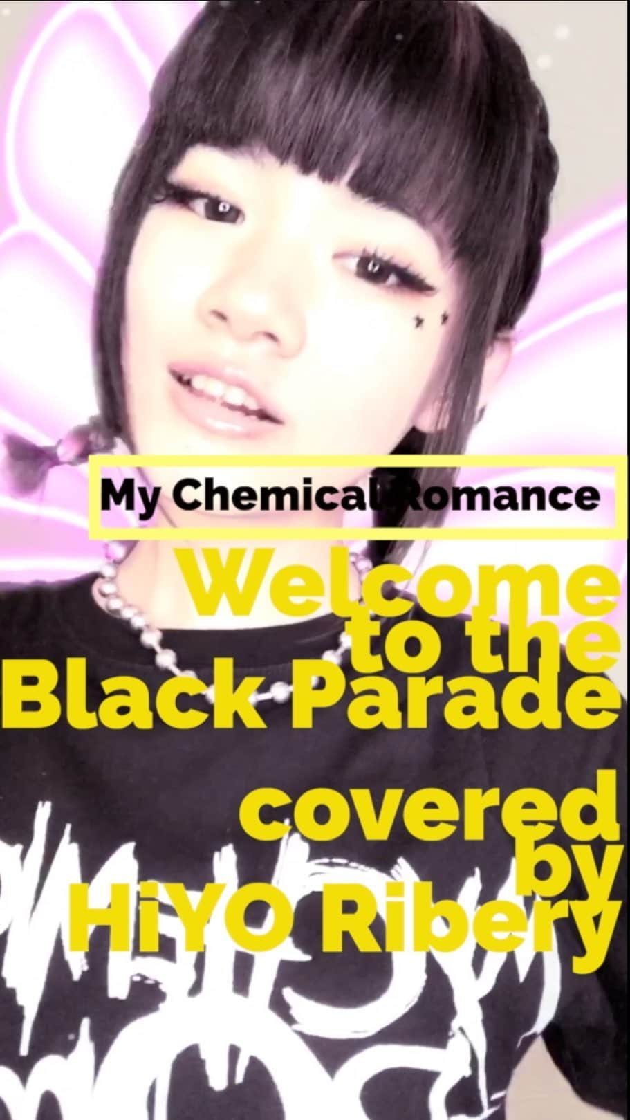 ヒヨリベリー（REVERBEE）のインスタグラム：「大好きなMy Chemical Romance様🥳👏🏻 珍しく強めRockやで🧛‍♀️⚡ Are u an Emo?🖤 ¿Eres un Emo?💀 #mychemicalromance #マイケミ #welcometotheblackparade #blackparade #mcr #emo #emogirl #emosong  @gerardway @mikeyway @frankieromustdie @raytoro #cover #coversong #歌ってみた #reverbee #hiyoribery」