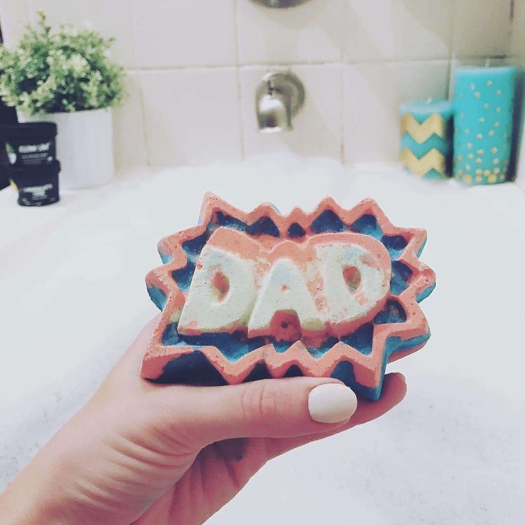 のインスタグラム：「全世界のお父さん、いつもありがとう⁠ ⁠ #SuperDadBathbomb #バスボム⁠ ⁠ /Photo by @k8ierose⁠」