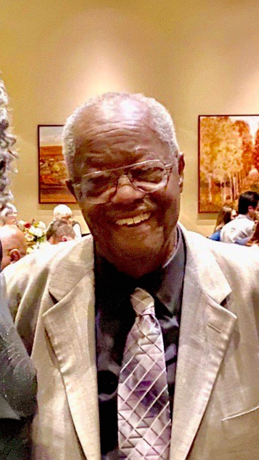 MCハマーのインスタグラム：「That’s my Pops in the middle !!! Search the world and you’ll never find a better LOVE !!!! Wisdom and Brilliance. From Louisiana to Oakland Thanks Dad !!! Happy Fathers Day !!! Love You and Proud of You !!!! #HappyFathersDay」