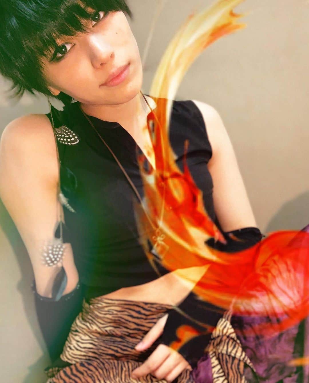 春川芽生さんのインスタグラム写真 - (春川芽生Instagram)「遂にゲーム実況を見始めて……………… 『だから俺は実戦派じゃないって言ったじゃ〜ん‼︎‼︎‼︎』って言いながら攻撃かわしてるタイプのキャラやりました(??) 💥 #伝わるかなこれ #多分いる #小柄すぎないけど身軽なタイプ #初っ端で木ノ実かじってるタイプ #うげっ‼︎にがッって言うまでがセット #パートナーはデカすぎない猛禽類 #🦅 . . . #cosplay #創作コスプレ #男装」6月21日 13時21分 - meiku_harukawa