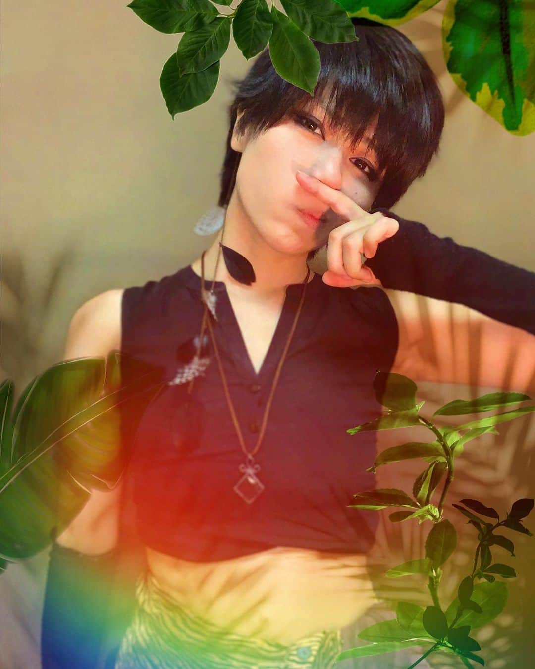 春川芽生さんのインスタグラム写真 - (春川芽生Instagram)「遂にゲーム実況を見始めて……………… 『だから俺は実戦派じゃないって言ったじゃ〜ん‼︎‼︎‼︎』って言いながら攻撃かわしてるタイプのキャラやりました(??) 💥 #伝わるかなこれ #多分いる #小柄すぎないけど身軽なタイプ #初っ端で木ノ実かじってるタイプ #うげっ‼︎にがッって言うまでがセット #パートナーはデカすぎない猛禽類 #🦅 . . . #cosplay #創作コスプレ #男装」6月21日 13時21分 - meiku_harukawa