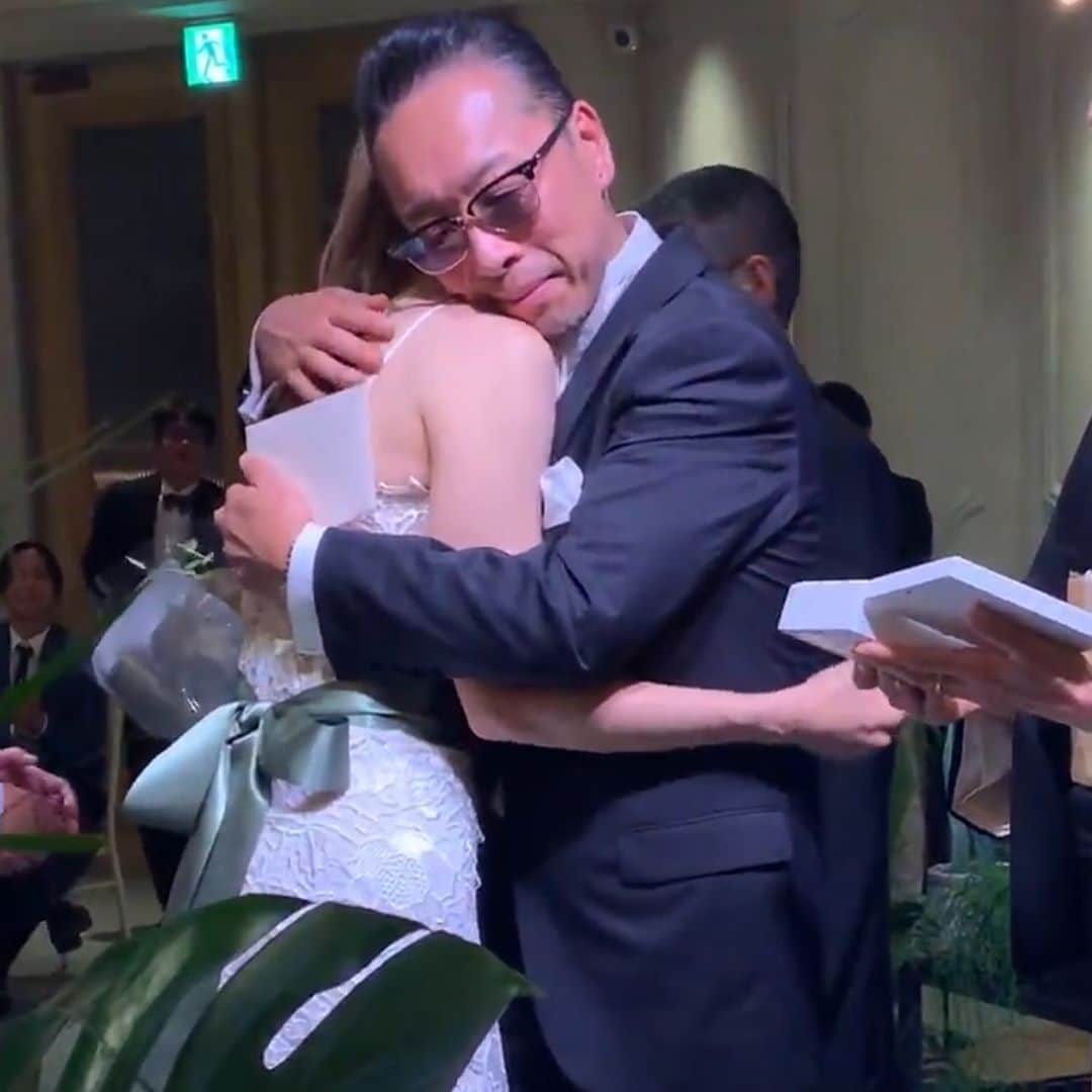川戸沙羅のインスタグラム：「𝒽𝒶𝓅𝓅𝓎 𝒻𝒶𝓉𝒽ℯ𝓇'𝓈 𝒹𝒶𝓎🎸🌟」