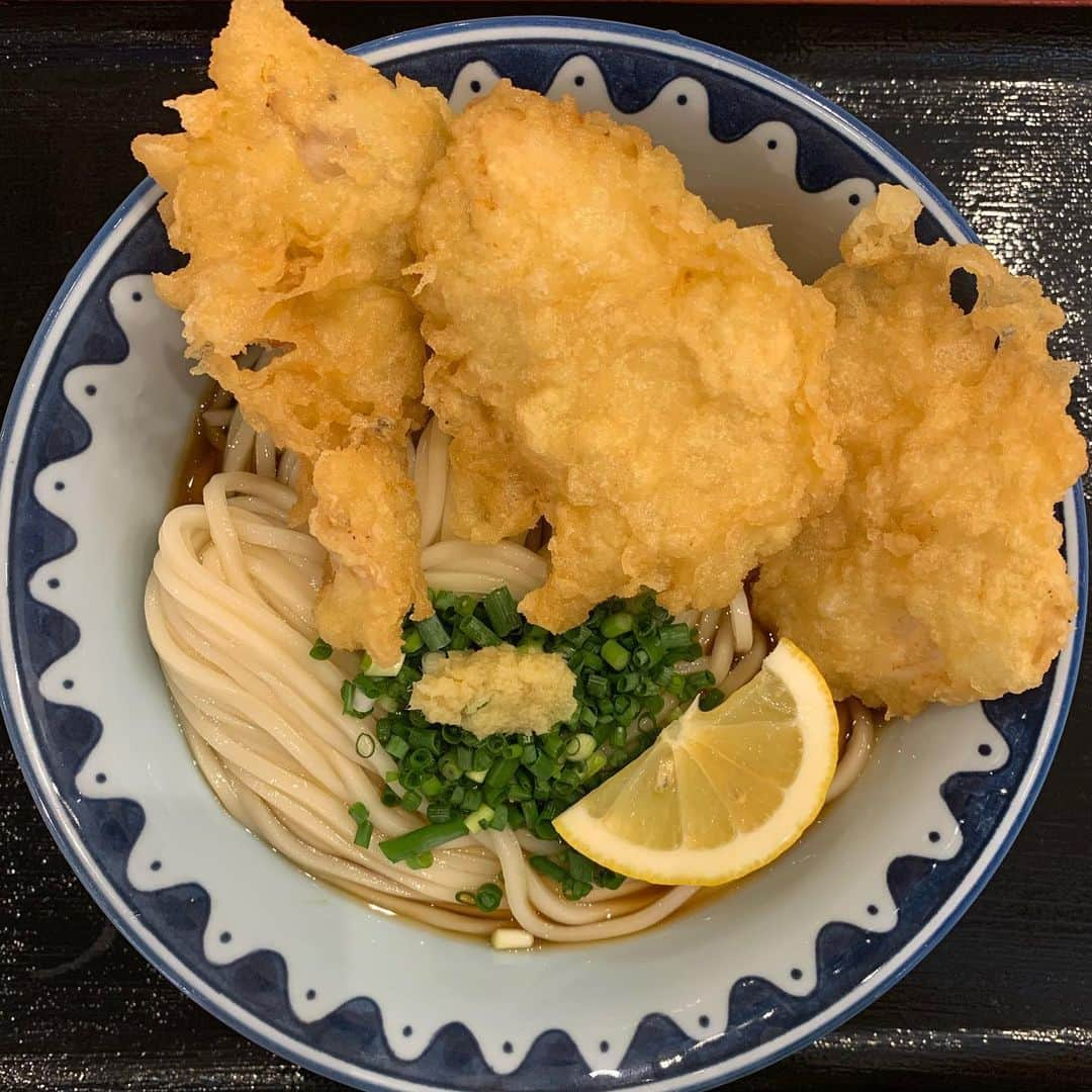 友野一希さんのインスタグラム写真 - (友野一希Instagram)「. 練習の休憩時間にお昼ご飯で食べました。 奇跡的に並んでいなかったので ラッキー  #き田たけうどん #うどん」6月21日 13時42分 - k0515ki