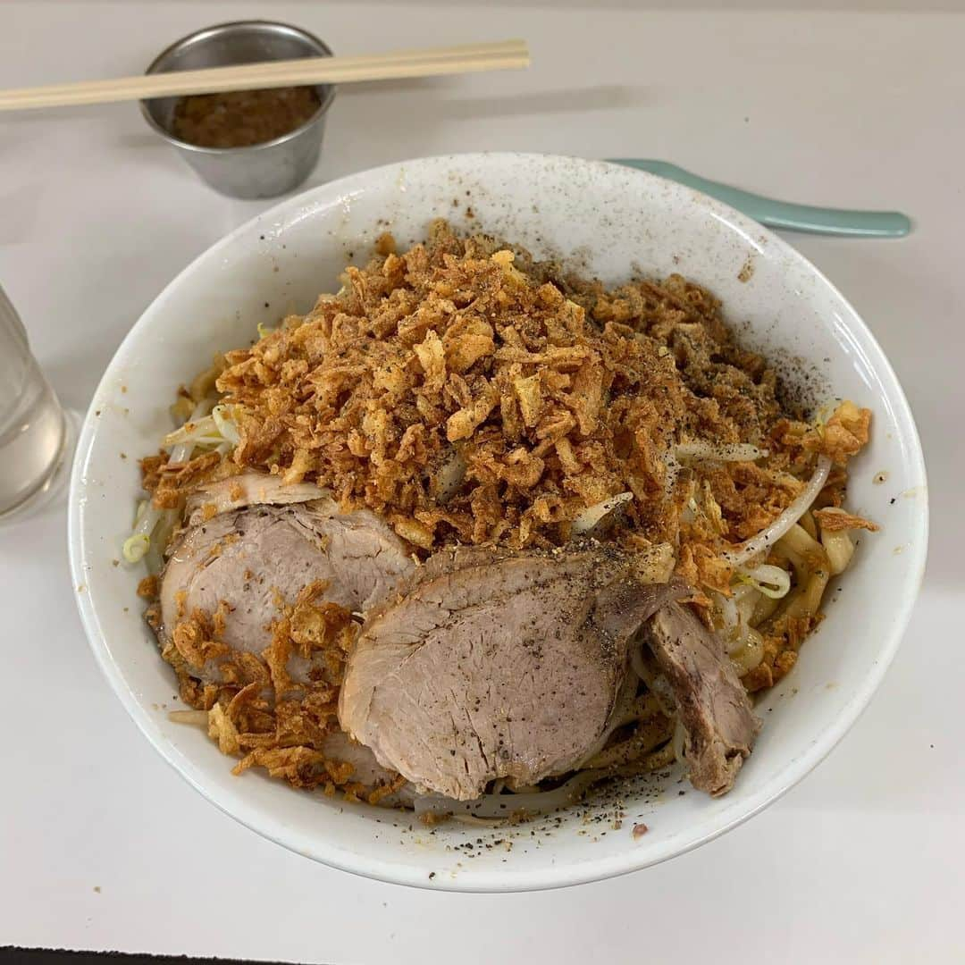 友野一希のインスタグラム：「. 汁なしラーメン  #ラーメン荘 #歴史を刻め #なかもず #ラーメン #ゼロカロリー」