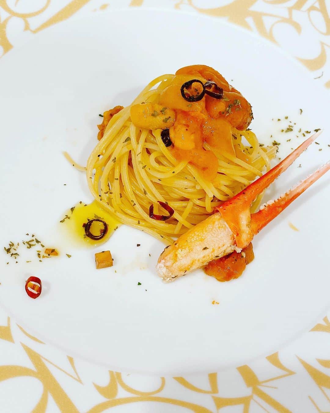 のインスタグラム：「本日のランチ うにパスタ◡̈♥︎ #cooking #お料理 #我が家の定番 #うにパスタ #ゆっくり日曜日」