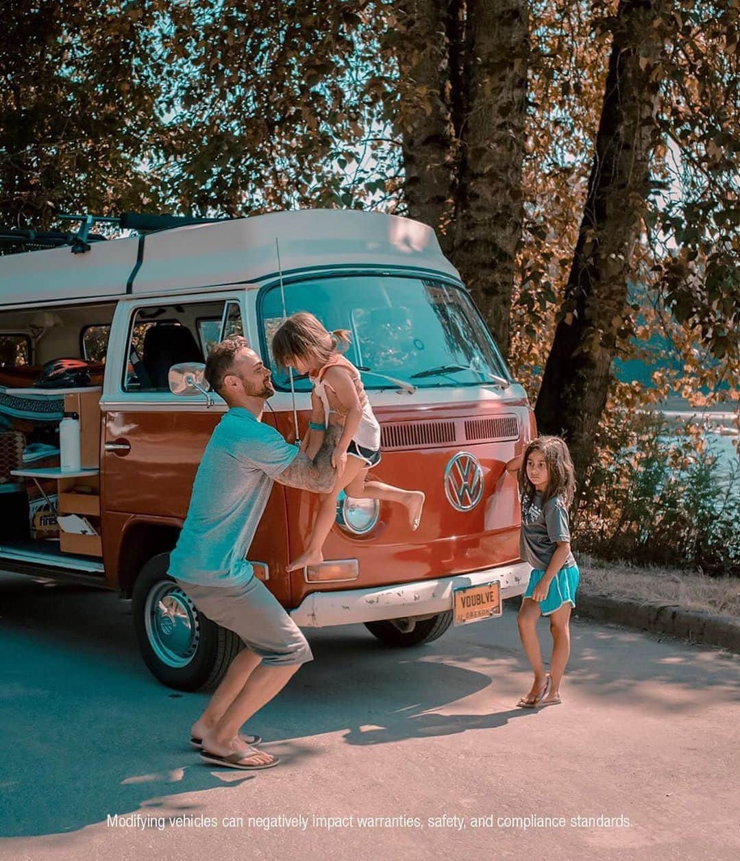 Volkswagen USAさんのインスタグラム写真 - (Volkswagen USAInstagram)「Thanks for always having our back 💙 Happy #FathersDay 📸: @colezuver」6月22日 0時48分 - vw