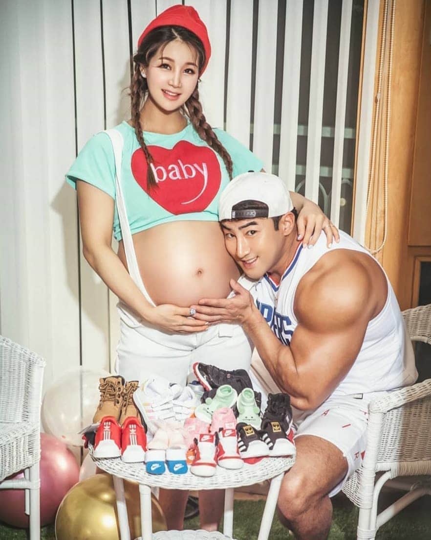 CHUL SOONのインスタグラム：「Your boy Chul going be a father in about 2 weeks . . Huge training Program available at chulsoon.com  Follow the Facebook page to see work outs.  Facebook.com/chulsoonofficial @chul_soon @chulsoon_official (한국계정)  ______________________________  #father #baby #pregnant #pregnancy #fitness #chulsoon #korean #fitnessmodel  #chulsoon2022 #mother  #다이어트 #식단」
