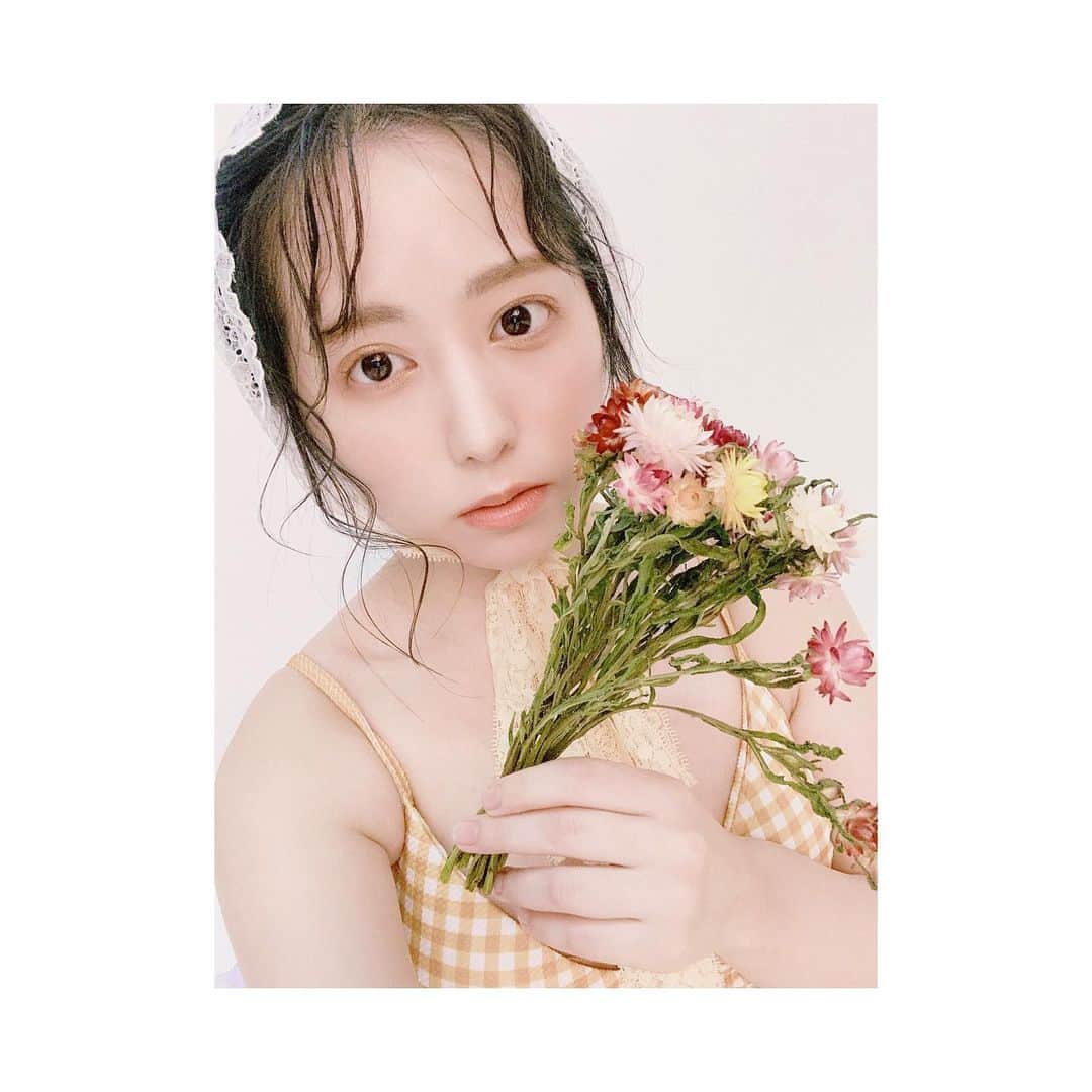 前田美里のインスタグラム：「今年の夏はたくさんイエベメイクしたい。🧡💛 . おやすみなさい。 .」
