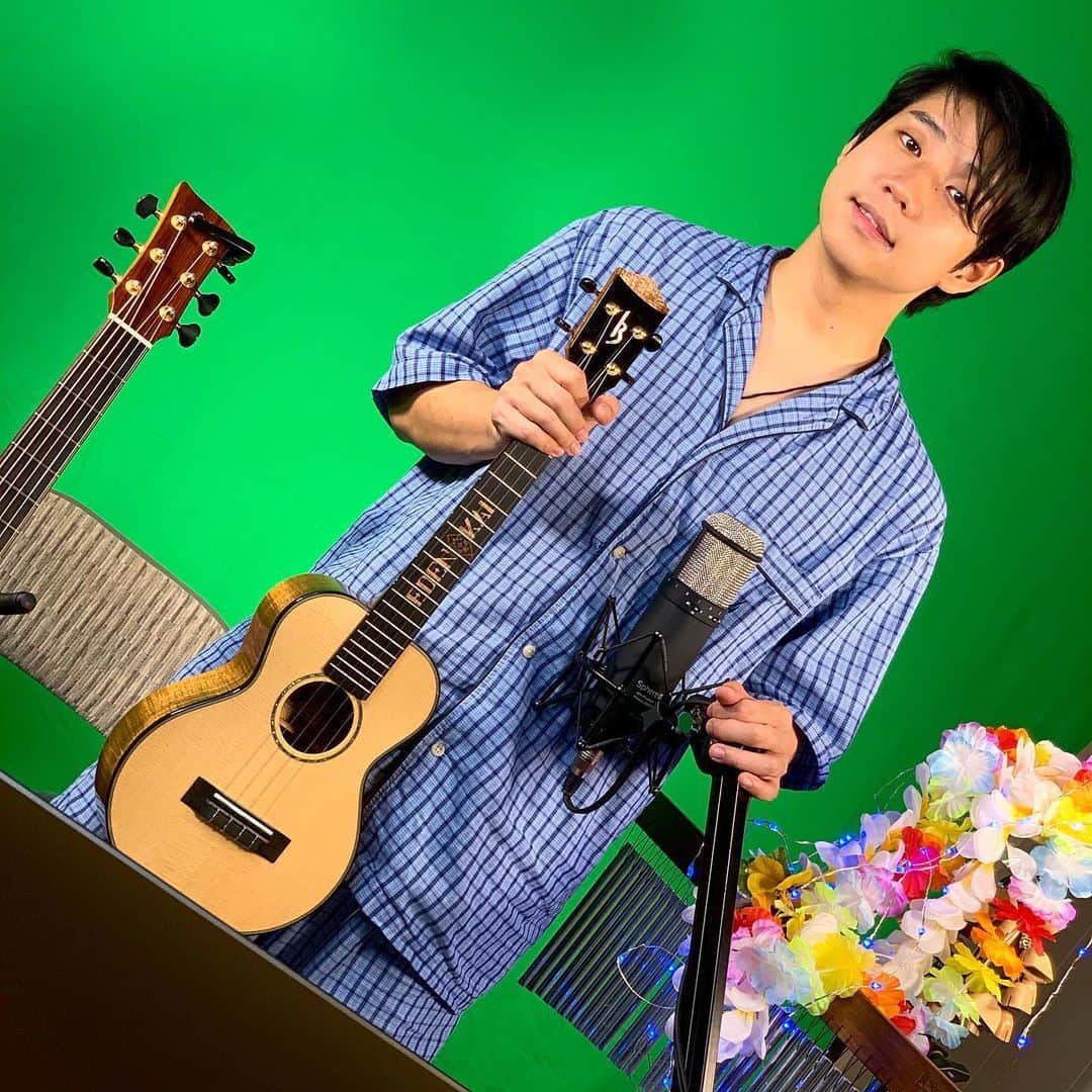 Eden Kaiのインスタグラム：「Just finished my last everyday live stream (100days in a row!!🙌). I wouldn’t have made it without all the support from the viewers, people I’ve streamed on Instagram and my family. Thank you so much...!! Hope those streams made your day a bit brighter:-))) It’s just the beginning guys...! Stay Healthy, Stay Safe, and as always... Keep Doing What You Love!! 今日で毎日配信最終日(100日)となりました。 少しでも明るい1日に出来たのであれば幸いです。 配信をいつもご覧になってた皆様、インスタライブでご一緒頂けた皆様、そして家族の支え無しでは絶対ここまで来れなかったです。 心より感謝申し上げます....!! これはまだまだ序章です...これからもガンガン前進していきます。 体調や安全には気を付けながら、好きな事を続けて下さい!☺️🙏✨ #EdenKaiLive」
