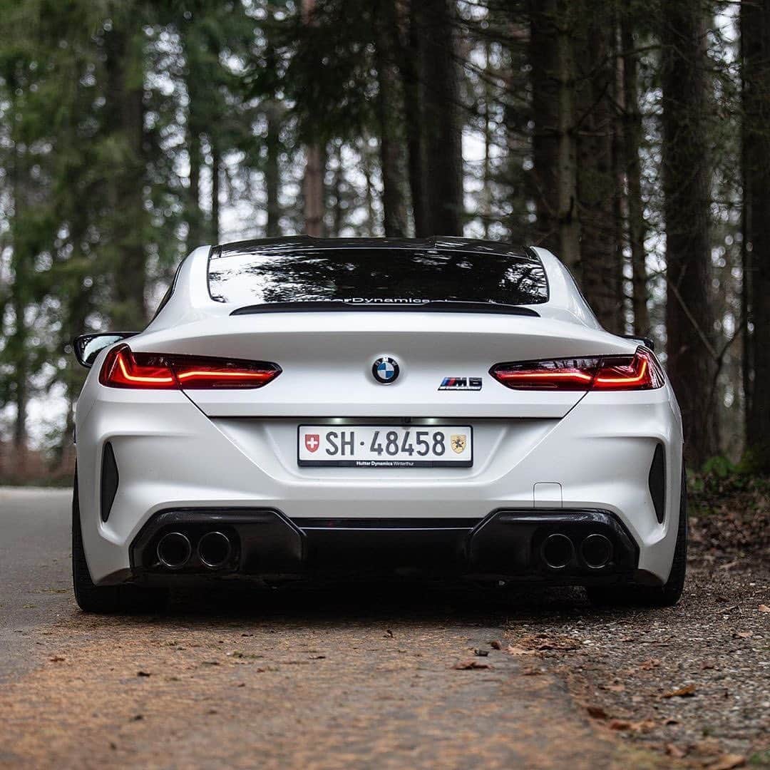CARLiFESTYLEさんのインスタグラム写真 - (CARLiFESTYLEInstagram)「M8 🍑 or RS7 🍑? Photo by @srs_swissrichstreets #carlifestyle」6月22日 0時11分 - carlifestyle