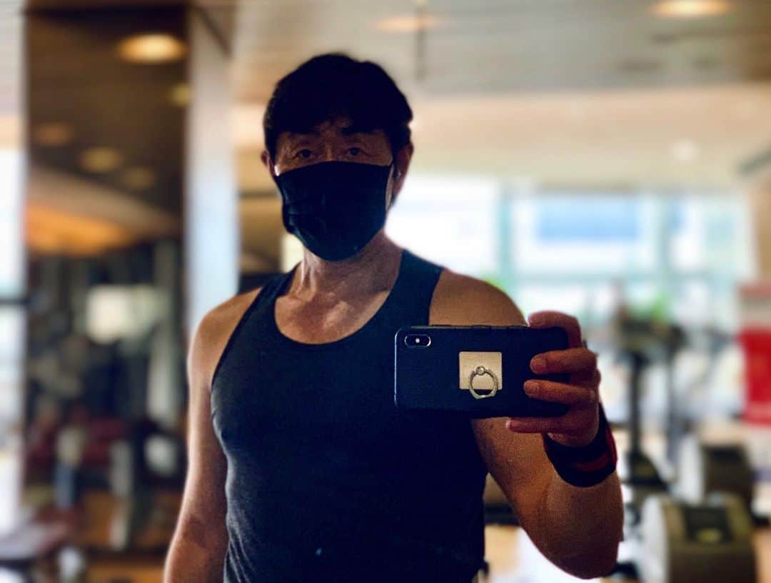 ホ・ジュノさんのインスタグラム写真 - (ホ・ジュノInstagram)「영화 #결백 사랑해주셔서 감사합니다 . #운동 #일상 #반복 #마스크 . 😊🙃💪😄😉 .  #허준호」6月21日 16時03分 - huhjh_jcw