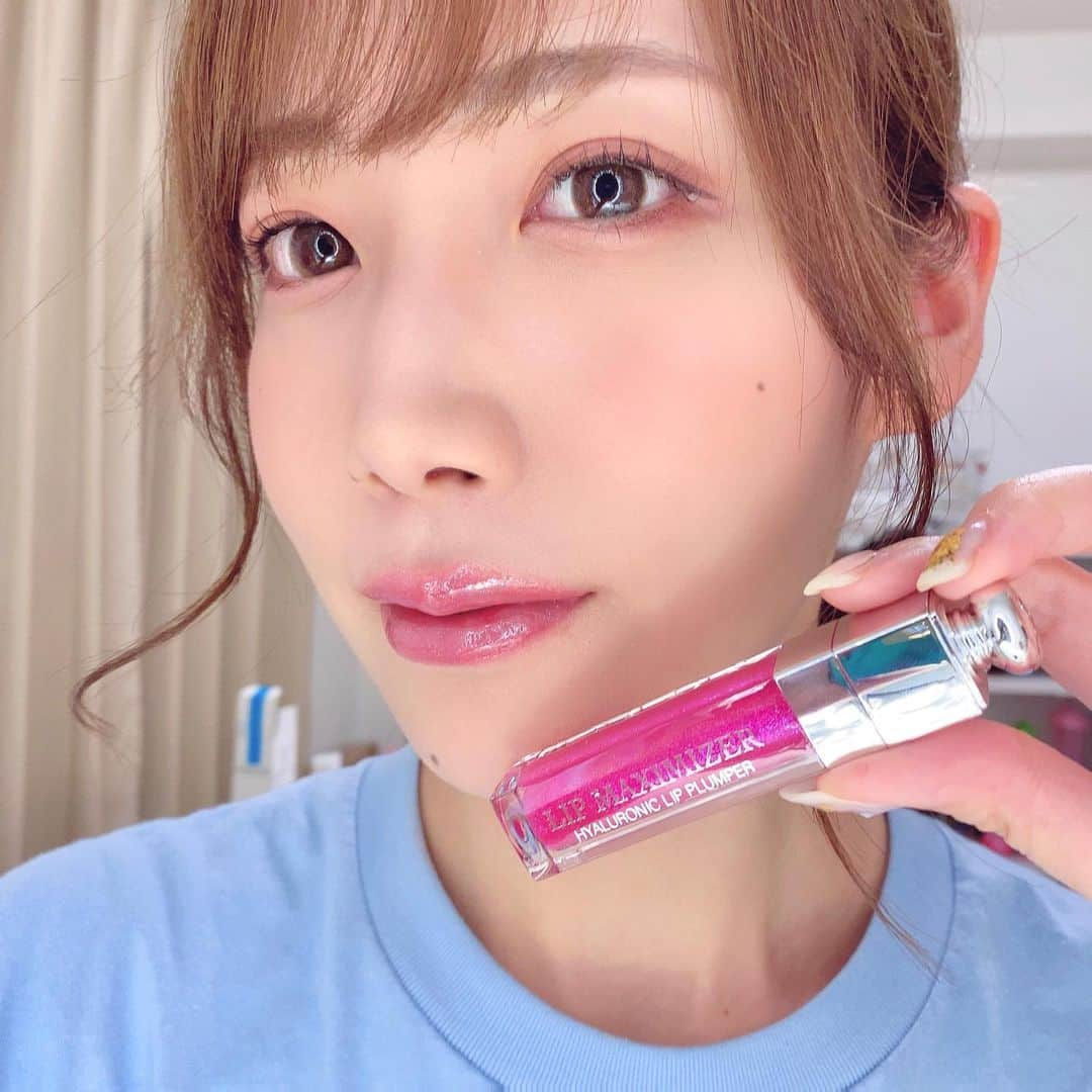 サラさんのインスタグラム写真 - (サラInstagram)「噂の日本限定リップマキシマイザーTOKYO PINK試しました！﻿ がっつりリップは最近塗らないので保湿リップとして使ってる💄﻿ 細かい青とピンクのラメがこれでもかとたくさん入ってます。﻿ 潤いを保ちながら程よくラメが輝くので使いやすい✨﻿ ﻿ @DIORMAKEUP﻿ #リップマキシマイザー #TOKYOPINK #LIPMAXIMIZER #sponsored」6月21日 16時40分 - sara_parin