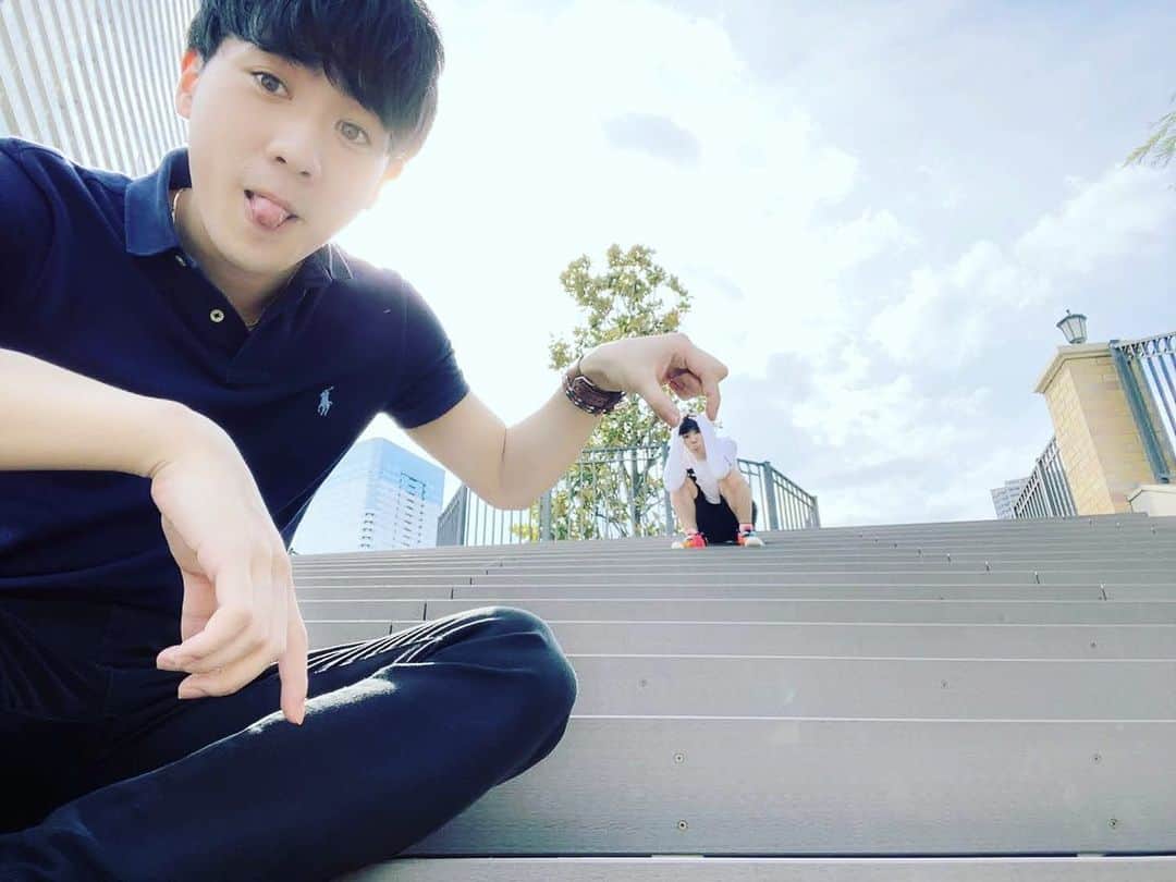 中村優のインスタグラム：「流行ってた遠近法のやつ🤗」