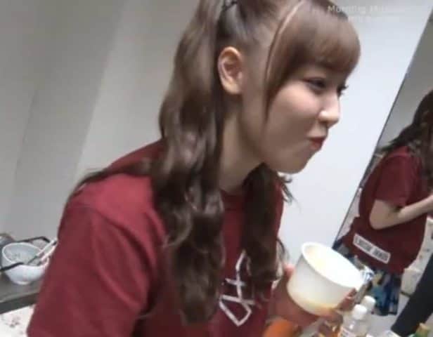 モーニング娘。'20のインスタグラム：「ㅡ . なに♡ 可愛いリーダー♡ . . #譜久村聖 . .」