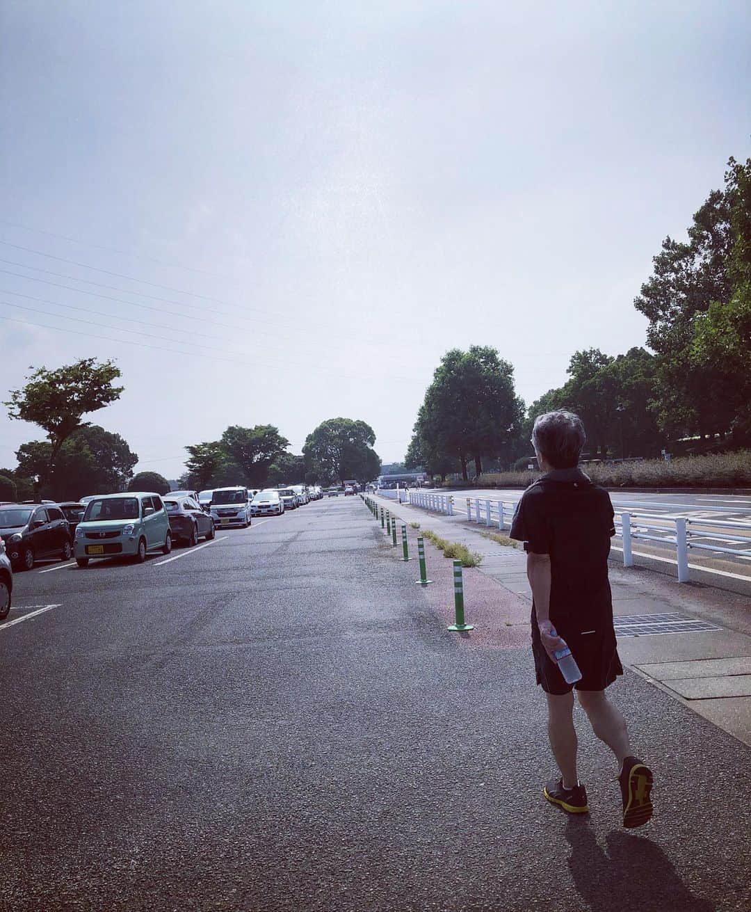 上田桃子のインスタグラム：「happy Father’s Day🖤  THE九州男児ってかんじの父親です。 今年は学生ぶりに一緒にランニングしたりゴルフいったりと父との時間も久しぶりに過ごせました‼️ 私から言いたいことは3つ。 【とにかく健康でいてほしい】 本当はこれだけなのですが、 おまけに… 【いつも家族の事を誰よりも考えてくれてありがとう】 最後に… 【お酒とゴルフを楽しんで】  小さい頃から、気合‼️とか、根性‼️とか、とにかくガッツやファイトを常々言われてきたからか私の中ではもう気にしなくても抜けないくらい、ファイトスピリットは自分らしさの一つでもあります。  父ちゃん。 戦う上で1番大事な事を教えてくれて ありがとう。  #父の日 #とにかく健康でいてくれ #2020.6.21」