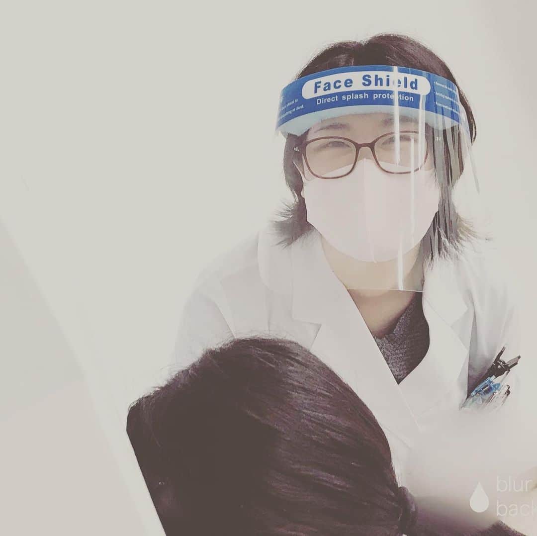 東京医薬専門学校さんのインスタグラム写真 - (東京医薬専門学校Instagram)「今週から分散登校が始まりました✨ 久しぶりにみんなの元気な笑顔を見て安心しました🤗 実習授業ではフェイスシールドにこまめな手指消毒だけど とにかく楽しそう❗️ホントに楽しそう❗️ #おかえり#視能訓練士#コロナに負けないぞ#医薬」6月21日 17時22分 - tokyo_iyaku