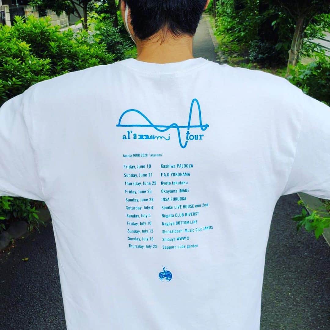 小西悠太さんのインスタグラム写真 - (小西悠太Instagram)「tour “aranami”のグッズTシャツ白になります。着用サイズはLなのですが、ちょっと大きめな感じがしますね。是非！。 https://tacica.jp」6月21日 17時34分 - konishi_yuuta