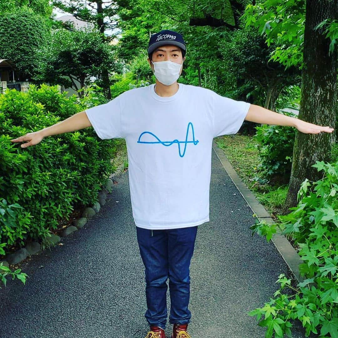 小西悠太さんのインスタグラム写真 - (小西悠太Instagram)「tour “aranami”のグッズTシャツ白になります。着用サイズはLなのですが、ちょっと大きめな感じがしますね。是非！。 https://tacica.jp」6月21日 17時34分 - konishi_yuuta