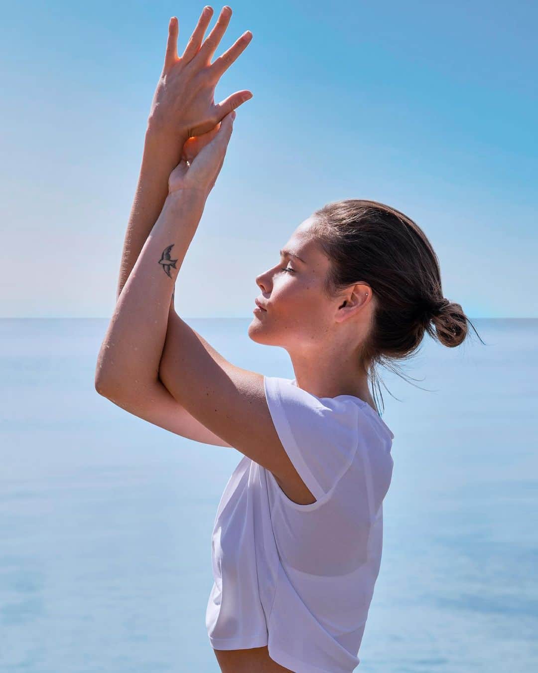 Oyshoさんのインスタグラム写真 - (OyshoInstagram)「21st June - International Yoga Day. ‪From 8AM to 8PM‬, join us today on our Instagram and YouTube channel. • ‪✔️8AM Xuan Lan ‬@xuanlanyoga - 108 Sun Salutations ‪✔️9AM Julia Hackzell ‬@juliaflows - Meditation ‪✔️10AM Aria Crescendo ‬@aria.official - Active Yoga ‪✔️11AM Aniko ‬@anikoyoga - Vinyasa Yoga ✔️‪12PM Natalja Belova ‬@belova.yoga - Hatha Yoga ‪✔️1PM Verda Kutsal ‬@verda.kutsal - Hatha Yoga ‪✔️2PM Hannah Barrett ‬@hannahbarrettyoga - Power Yoga ‪✔️3PM‬ Jennifer Ursillo ‬@tribevinyasa - Active Yoga ‪✔️4PM Riva G ‬@riva_g_ - Active Yoga ‪✔️5PM Bee Bosnak ‬@beebosnak - Yoga & Meditation ‪✔️6PM Alessandra Oram ‬@absmo - Vinyasa Yoga ‪✔️7PM Kino MacGregor ‬@kinoyoga - Yin yoga & Meditation • #oysho #oyshosport #oyshoyoga #internationalyogaday #yoga」6月21日 17時34分 - oysho