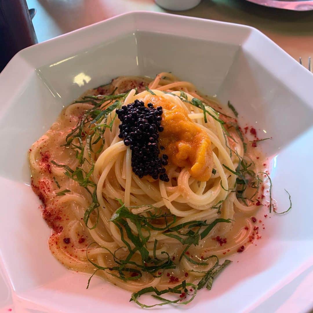 チェジン のインスタグラム：「Sunday brunch 🥴  Sea Urchin pasta with iced americano」