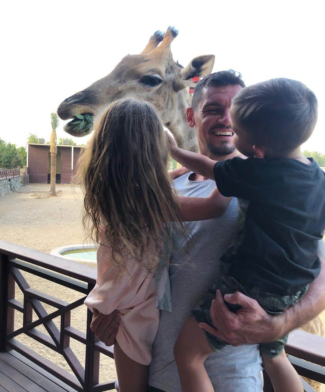 デヤン・ロヴレンのインスタグラム：「Sretan Rodjendan sine moj. Voli te tata beskrajno ❤️❤️」