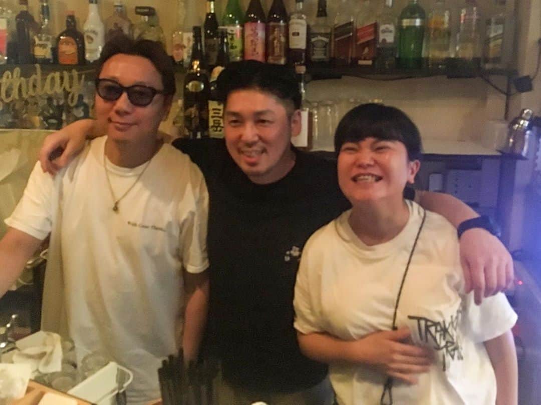 DJ ATSUのインスタグラム：「この3人でブッキングしていた時、ツラい思いもたくさんしたけど、たくさん笑った思い出も。﻿ ﻿ 朝方ベロベロのBoogieさんとTAMAにツッコミ入れる役回りでした。﻿ お酒飲み過ぎて寝てるところを起こす役回りでした。﻿ ﻿ 今となっては良い思い出。﻿ これからも宜しくお願い致します。」