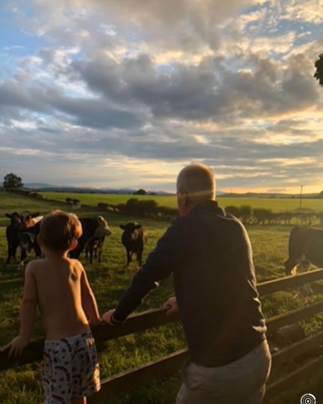 ヘレン・スケルトンさんのインスタグラム写真 - (ヘレン・スケルトンInstagram)「Grateful. 😍  #fathersday #othersday #grateful」6月21日 18時45分 - helenskelton