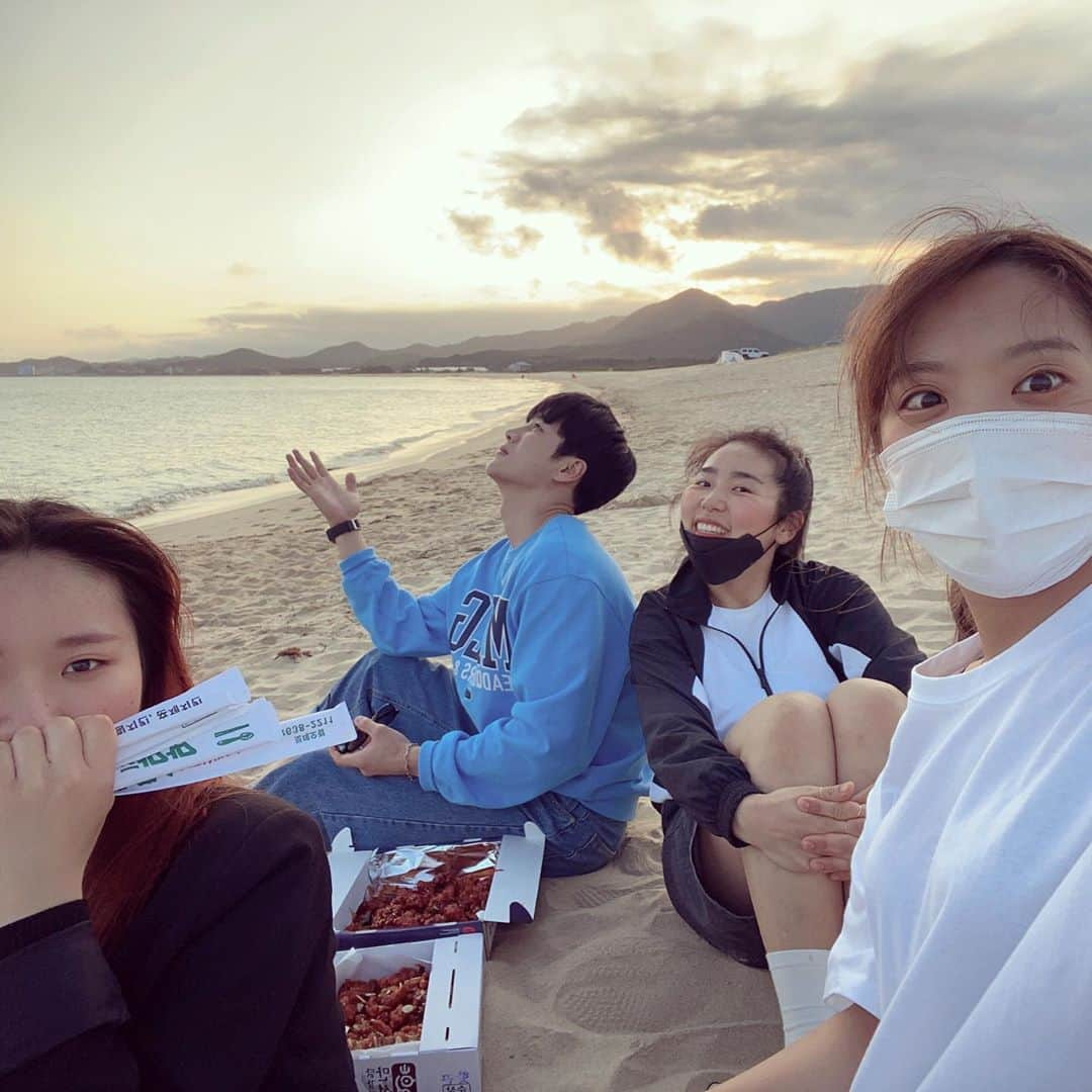 アン・ボヒョンさんのインスタグラム写真 - (アン・ボヒョンInstagram)「바다고프다...이sea」6月21日 18時44分 - bohyunahn