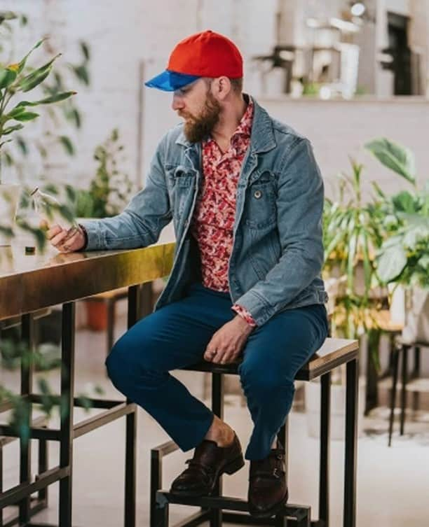 ボルサリーノさんのインスタグラム写真 - (ボルサリーノInstagram)「Celebrating Father’s Day with a contemporary look for contemporary times. #Borsalino’s new #SS20 take on the Baseball Cap in red with a blue transparent Plexi visor.⁠ Discover more on www.borsalino.com⁠ ⁠ #Repost @stillmasculin⁠ #Borsalino #Borsalinostories #Borsalinoworld #Borsalinobaseballcap #stylishbaseballcaps #caps #SS20 #urbanstyle #mensstyle #summeressentials #giftsforhim #fathersdaygift #dadgifts #giftsfordad #fathersday2020 #fordad #fathersdaygiftideas」6月21日 19時01分 - borsalino_world