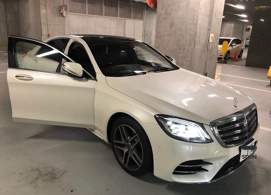hiroroのインスタグラム：「初投稿はSclassに致しました。 #ベンツ #ベンツsクラス #メルセデス #mercedesbenz  #mercedes #benz . . #followｍe #followforfollowback  #likeforfollow #like4likes #japan #japanese #フォロー #フォローミー #フォロー返します #お気に入り #起業 #稼ぎたい #コンサル #集客 #sns  #副業  #旅行 #海外 #日本 #フォロー返します #いいね返し #コロナに負けるな #車 #愛車 #高級車」