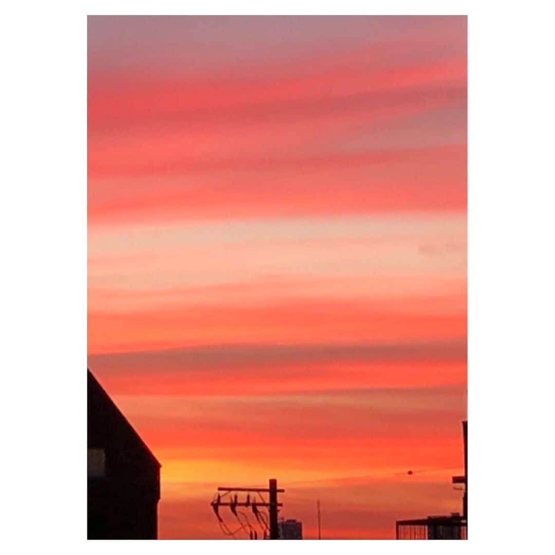 理絵さんのインスタグラム写真 - (理絵Instagram)「昔ストーリーに載せていた空の写真を見返していました  #ストーリー #sky #cielo #空 #空 #cielo_rie #tokyo #japan」6月21日 19時29分 - ____rie____