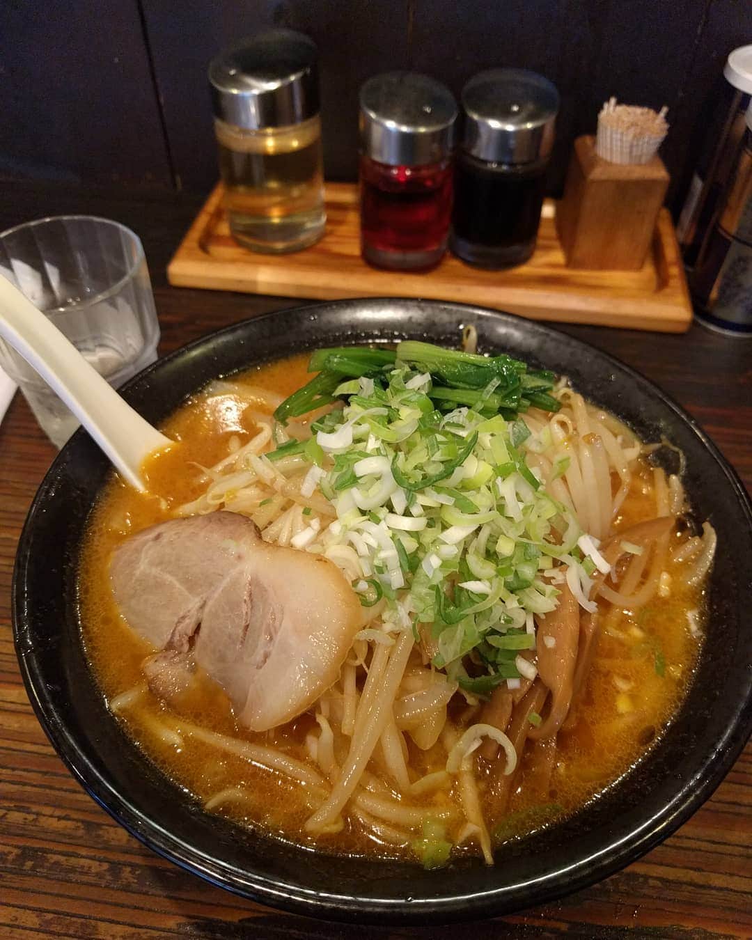 越中睦士のグルメインスタ