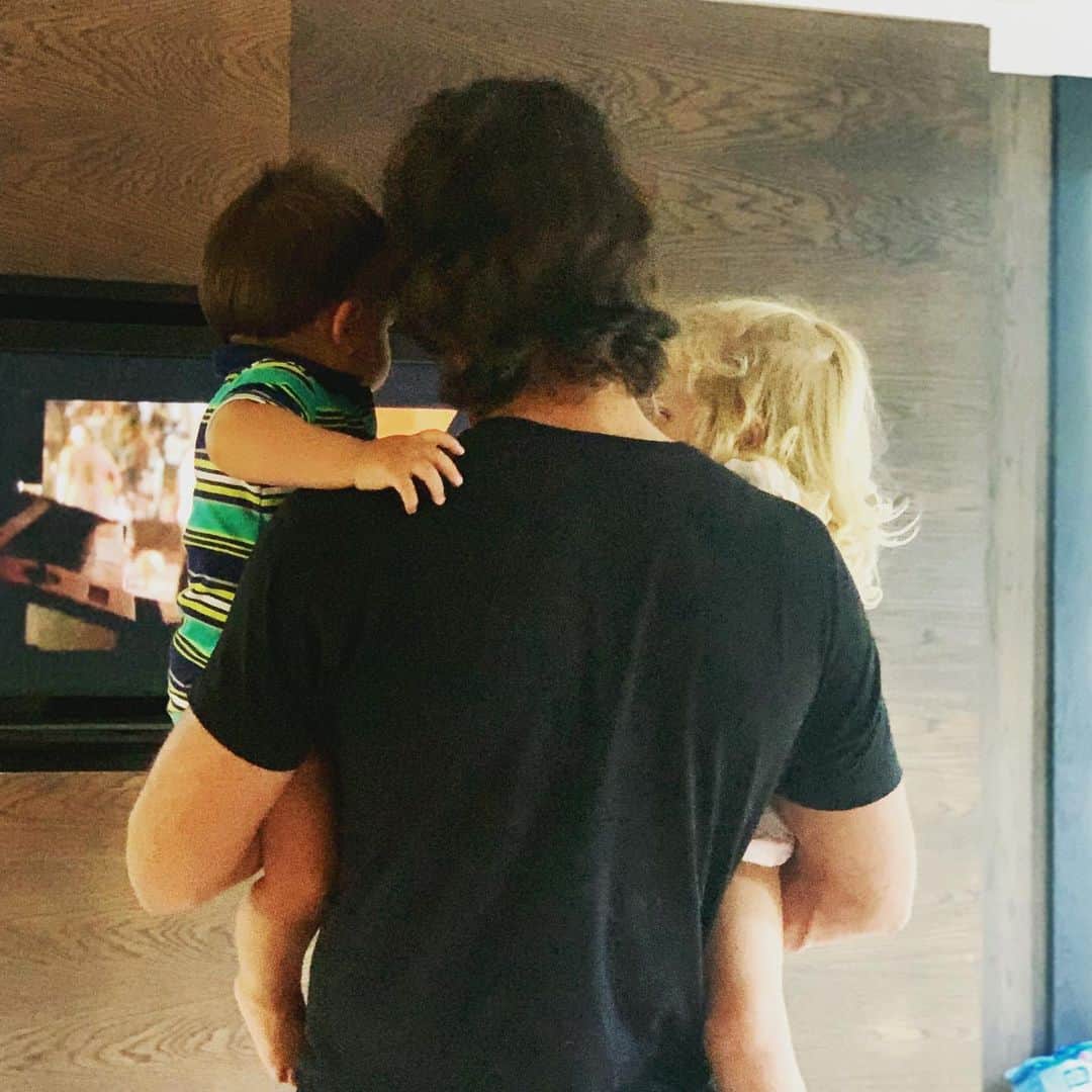 ナタリア・ベッカーのインスタグラム：「Strong. Kind. Loving. Dedicated. Zealous. Happy Father’s Day @alissonbecker and thank you. You’re amazing! ❤️」
