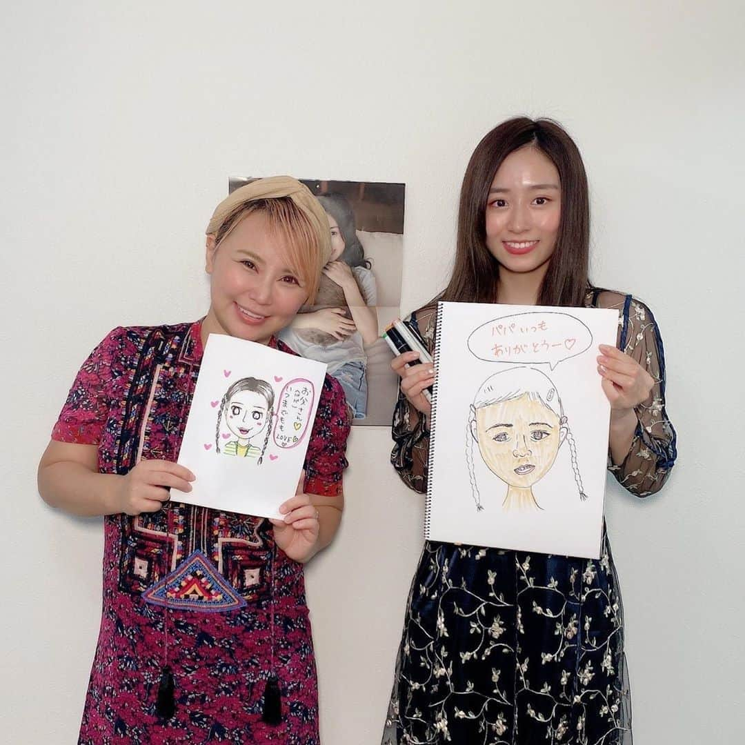 内木志さんのインスタグラム写真 - (内木志Instagram)「浜田ブリトニーさんと漫画イベントでした💕👩‍🎨 リモートで皆さんと漫画の1コマの勉強出来て楽しかったです❣️ 私の小さい頃の似顔絵を描いたのですが…内木画伯すぎました🤣 #浜田ブリトニー　さん　#師匠 #漫画 #漫画家　さん #内木画伯　#ちびここ #父の日」6月21日 19時32分 - cocoro_naiki