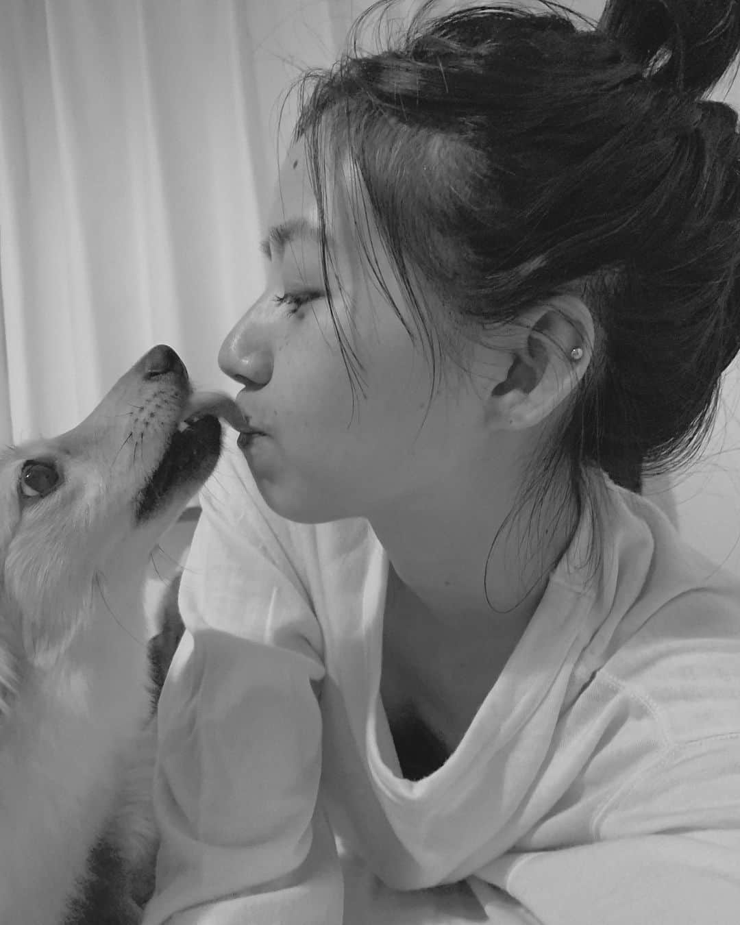 Shiho Sasakiのインスタグラム：「sunday🐶🏠✨🤍 #dayoff」